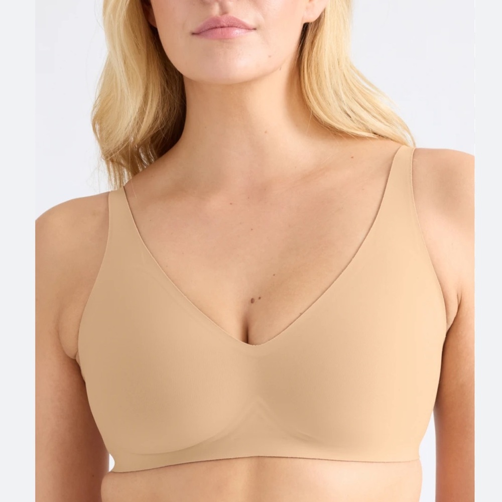 Knix NEW Evolution Lightweight No-Wire Non-Padded Bra Adjustable Comfort Beige